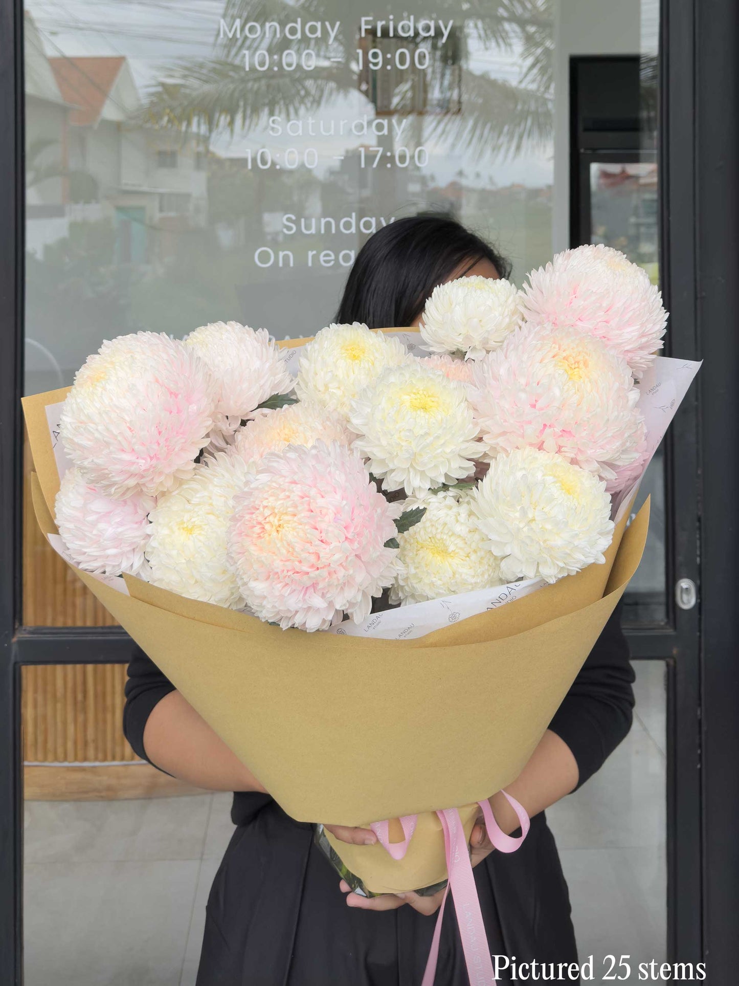 Mono Bouquet Chrysanthemums