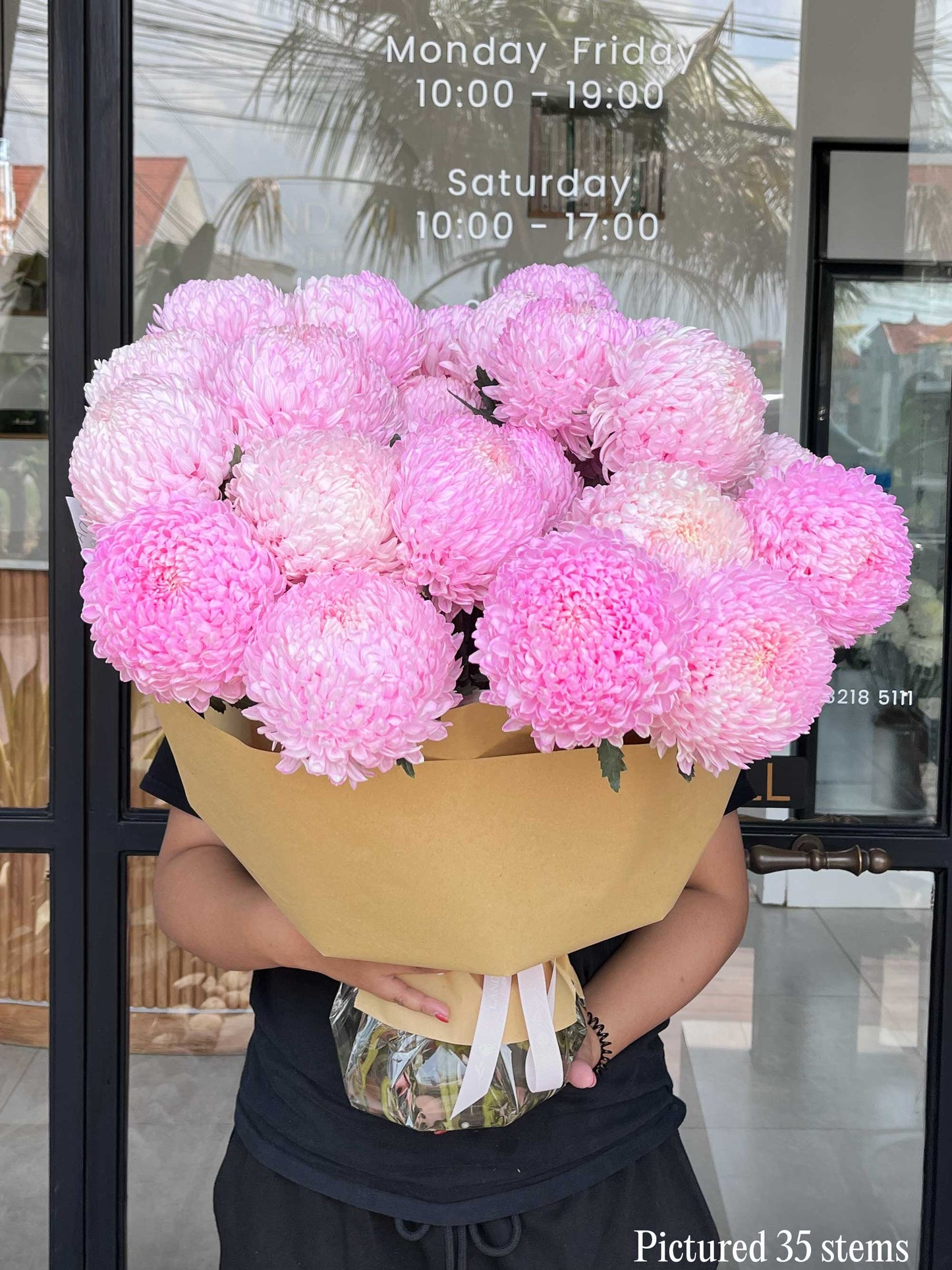 Mono Bouquet Chrysanthemums