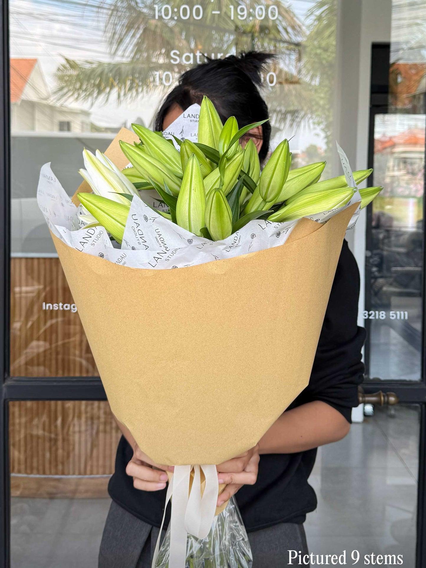 Mono Lily Bouquet