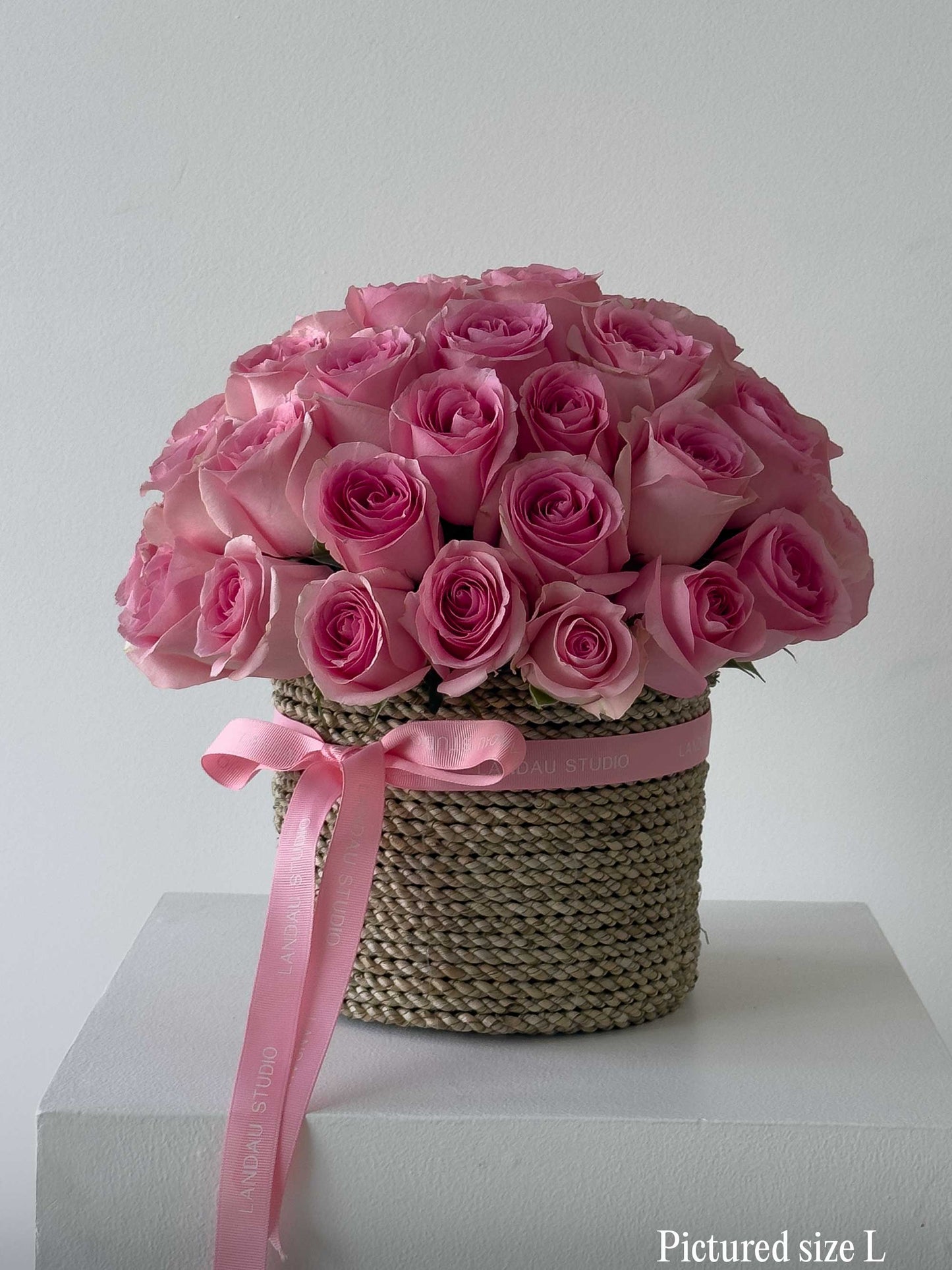 Mono Roses Box/Basket