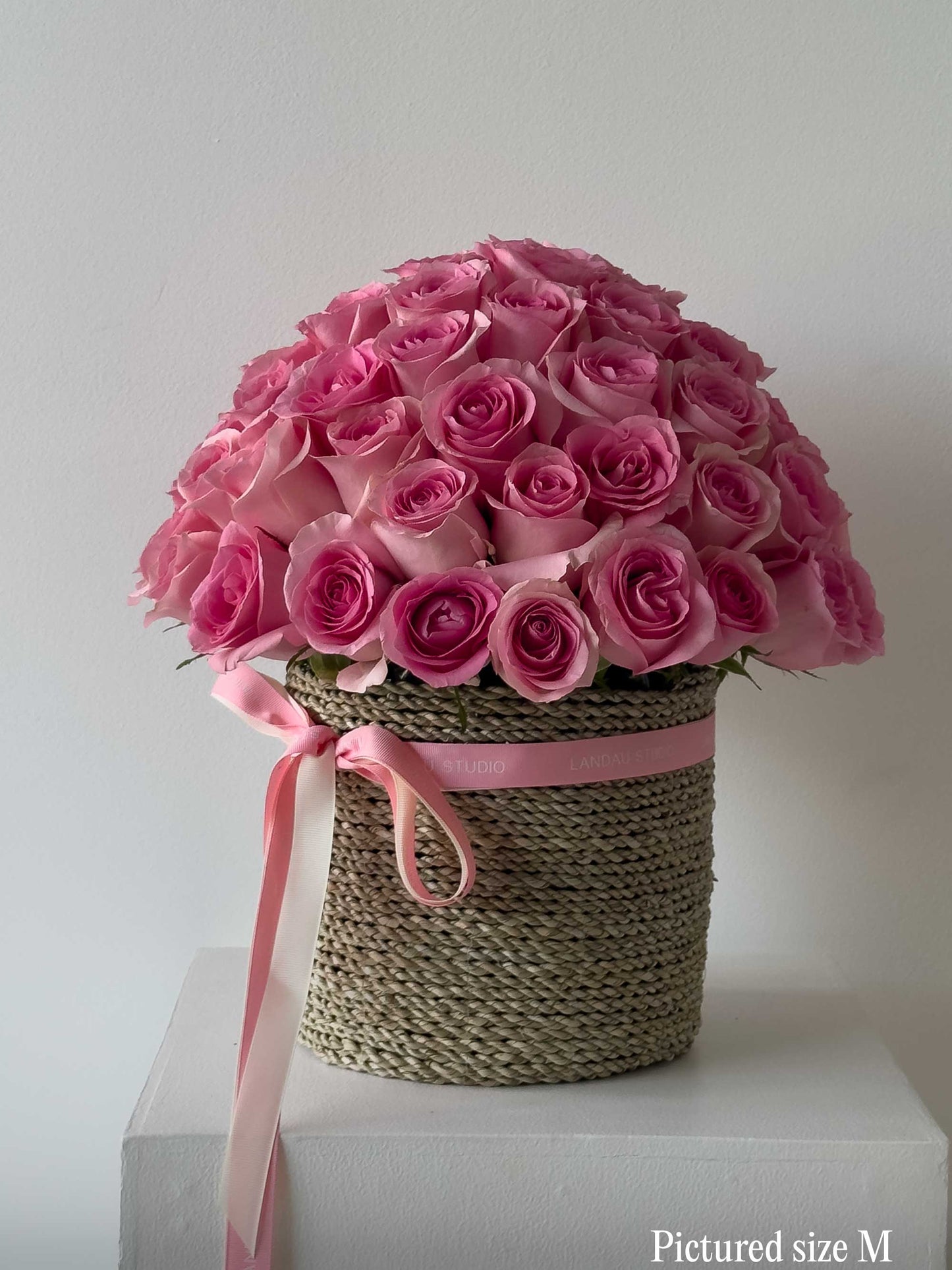 Mono Roses Box/Basket