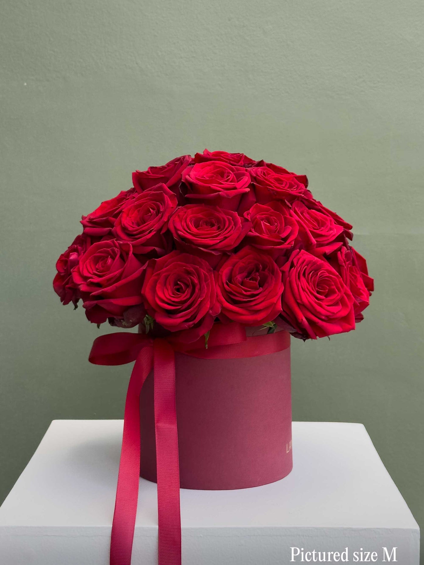 Mono Roses Box/Basket