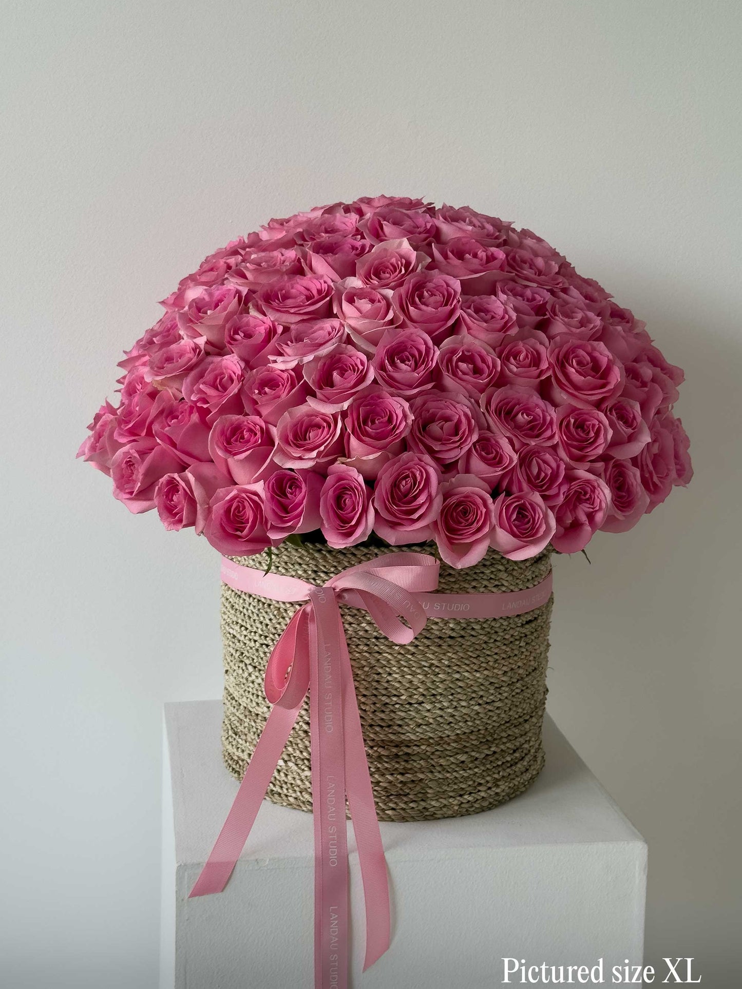Mono Roses Box/Basket