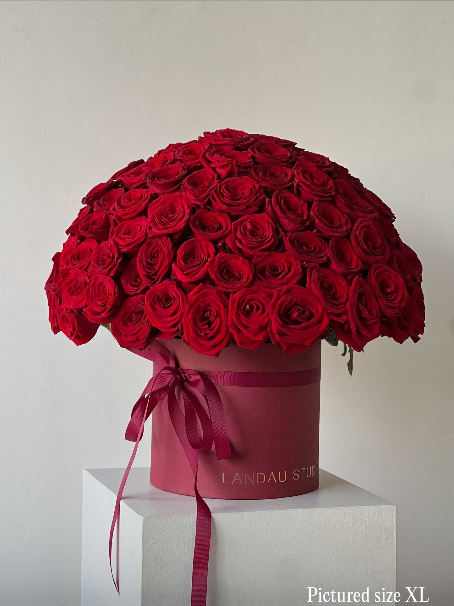 Mono Roses Box/Basket