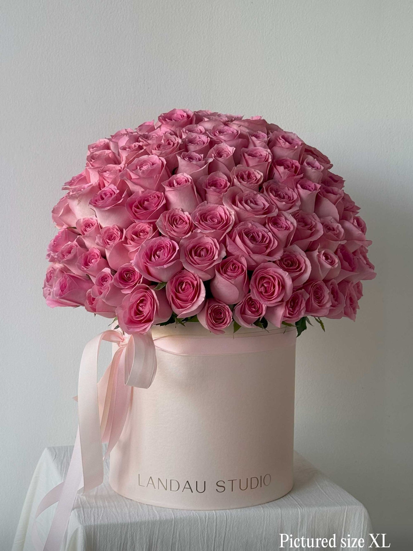 Mono Roses Box/Basket