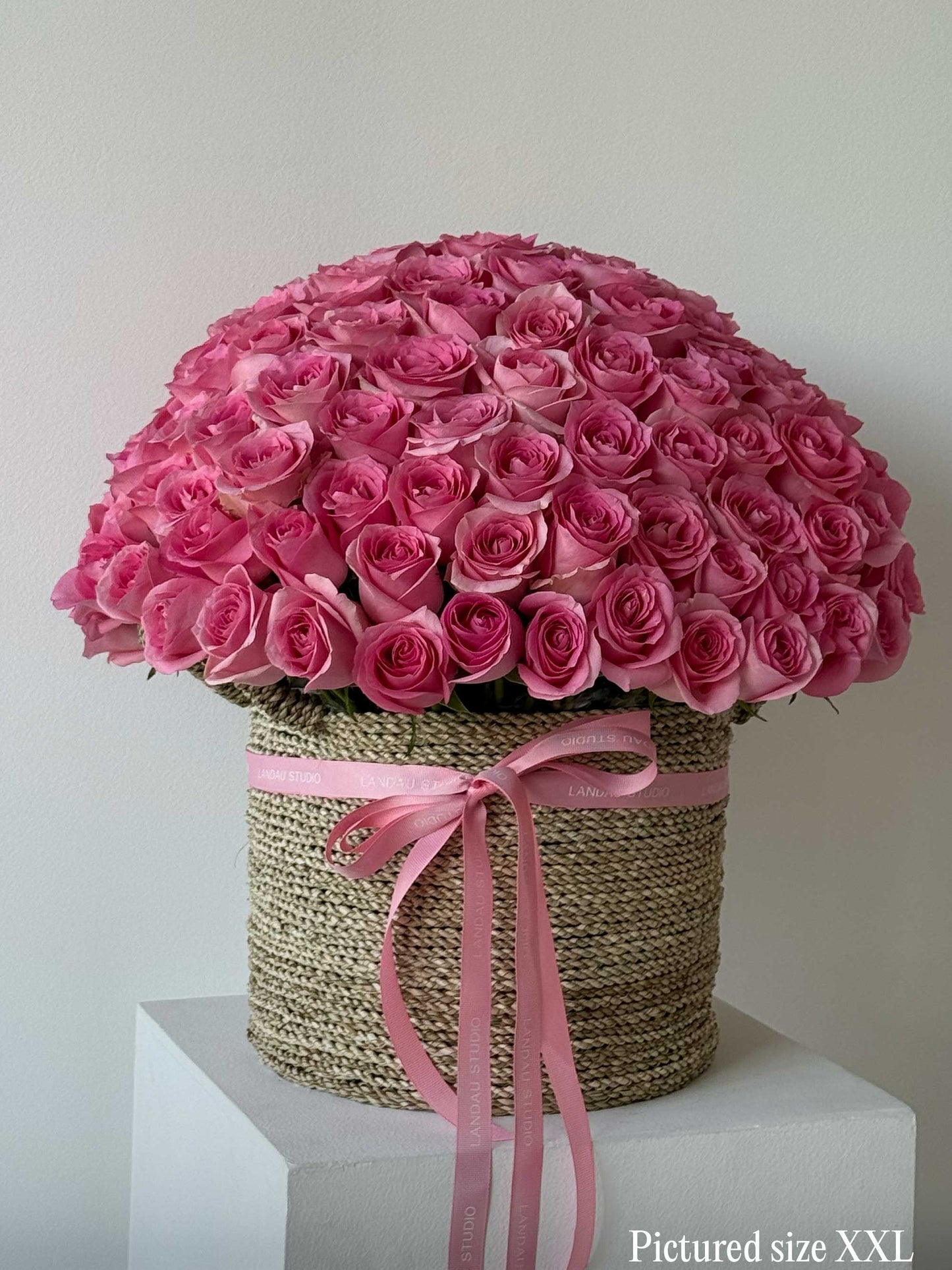 Mono Roses Box/Basket