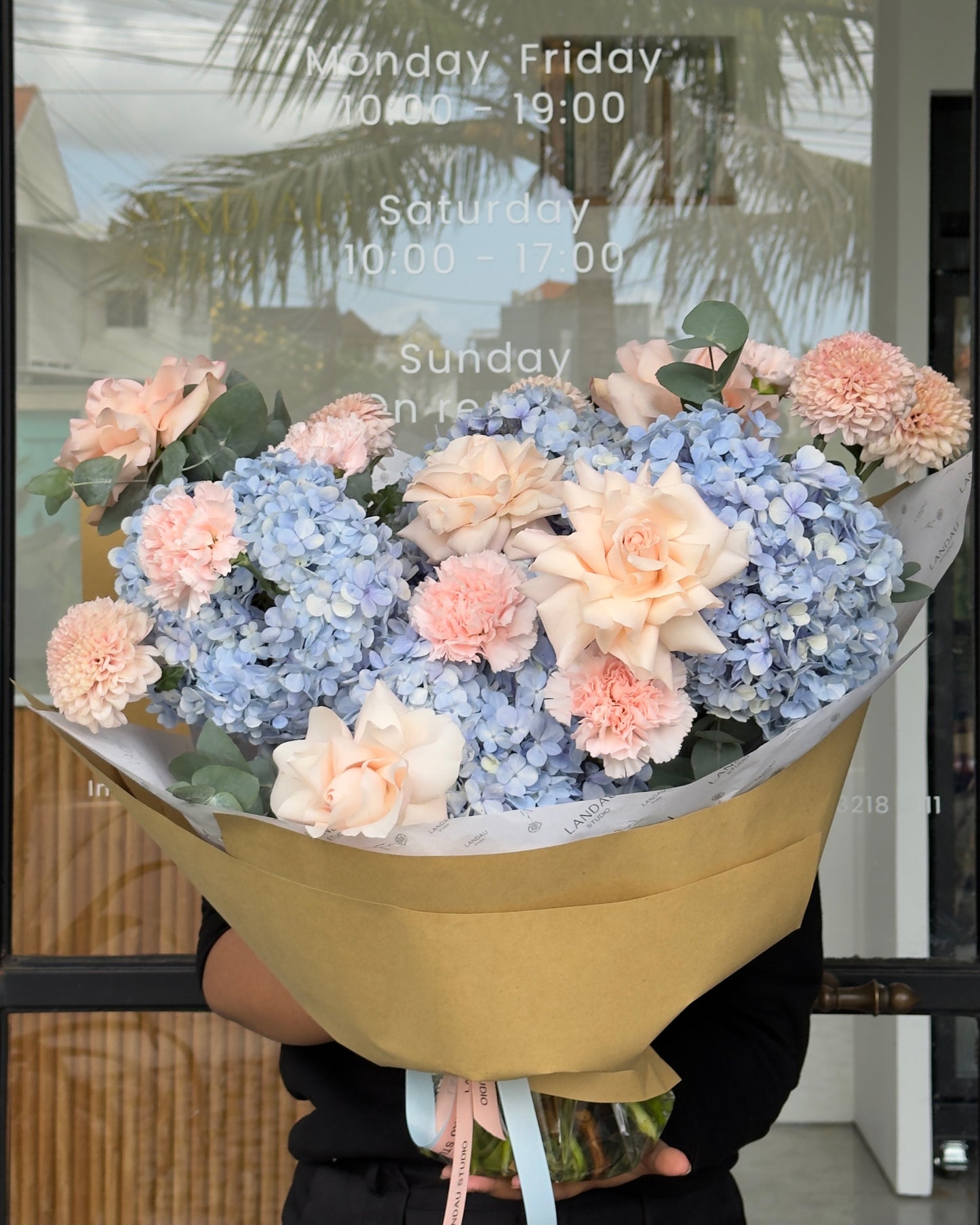 Landau Classic Bouquets - Pastel