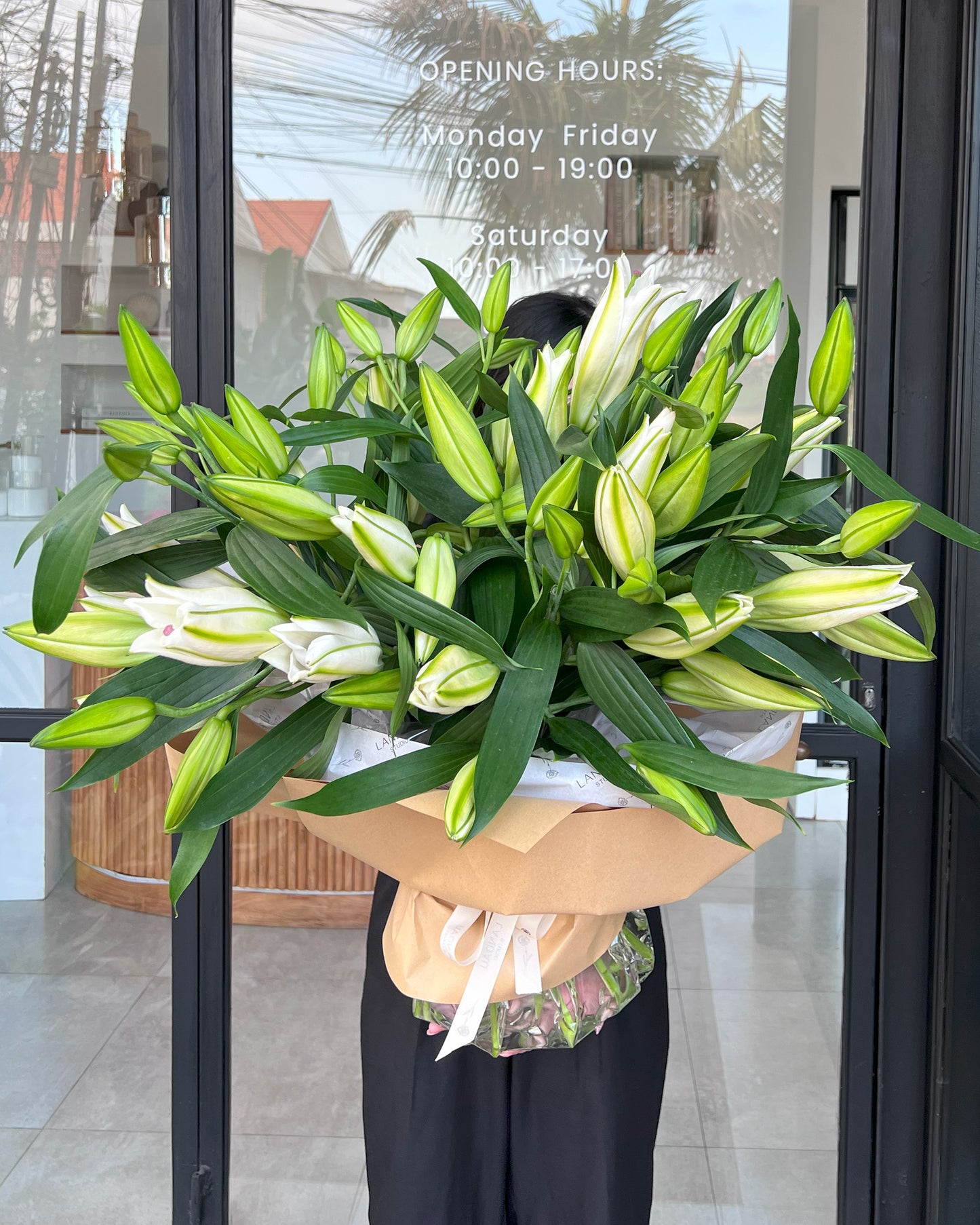 Mono Lily Bouquet