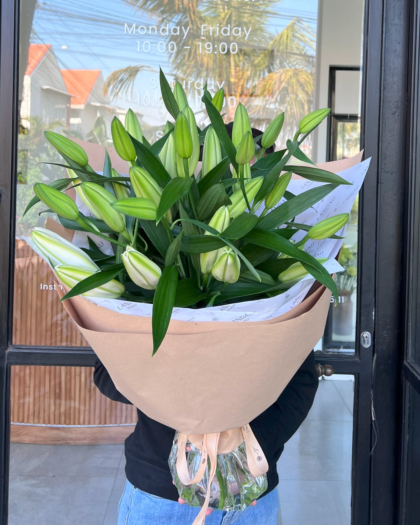 Mono Lily Bouquet