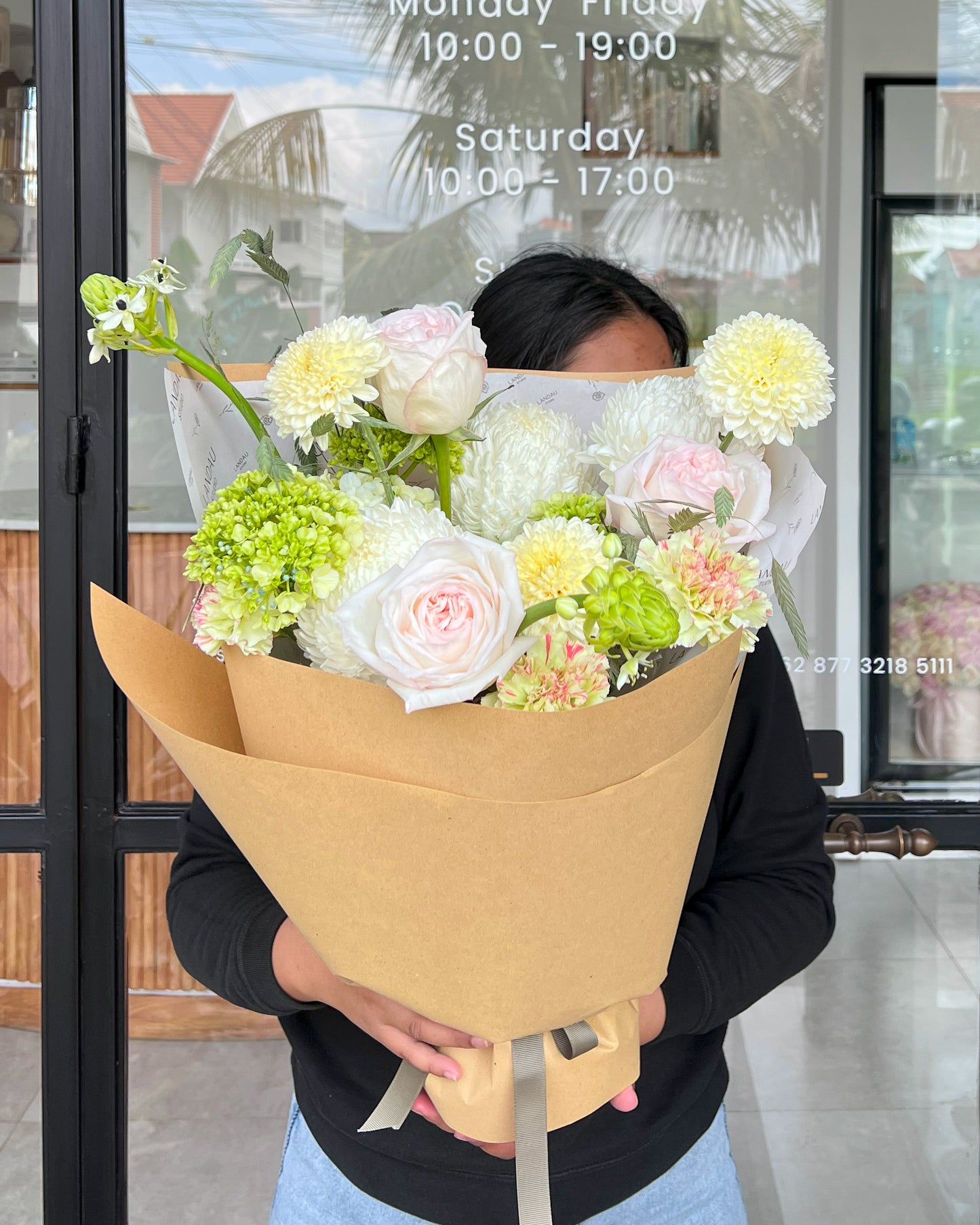 Landau Classic Bouquets - White