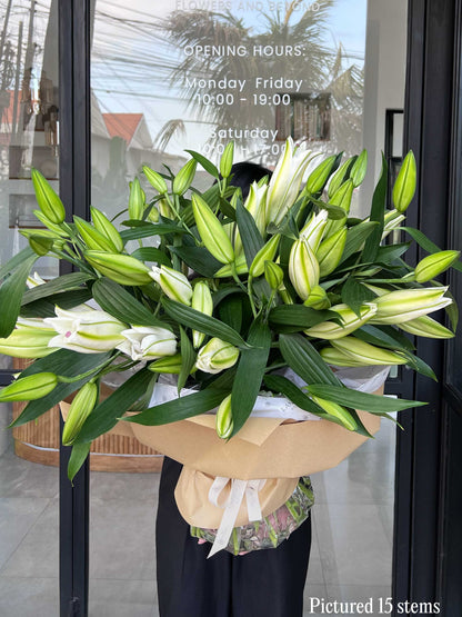 Mono Lily Bouquet