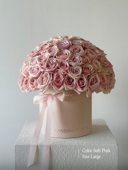 Mono Roses Box/Basket