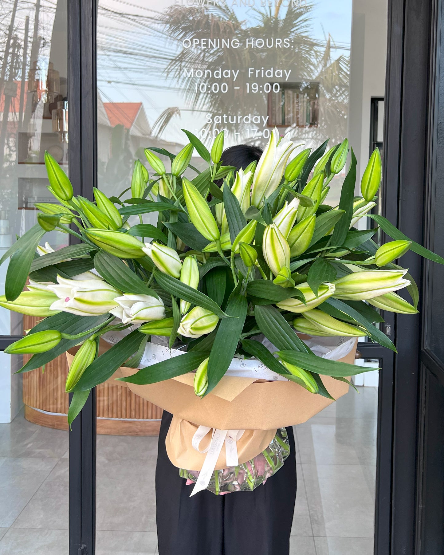Mono Lily Bouquet