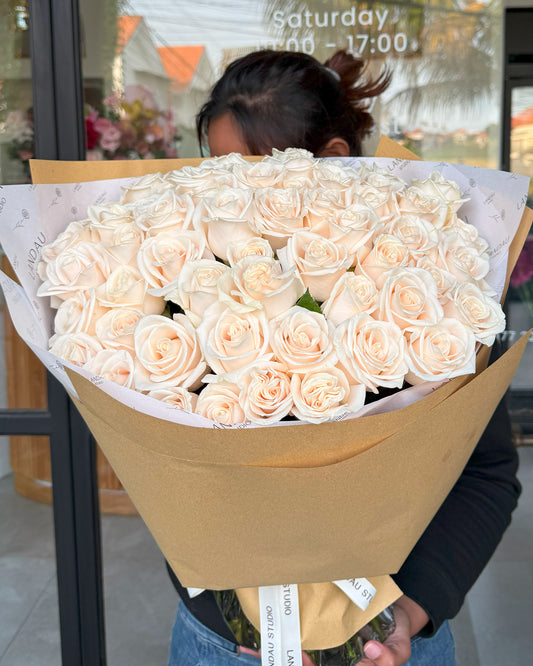 Mono Roses Bouquet